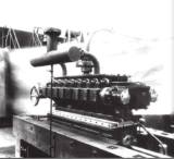 Bugatti bugatti moteur huit cylindre a vapeur sur banc d'essai